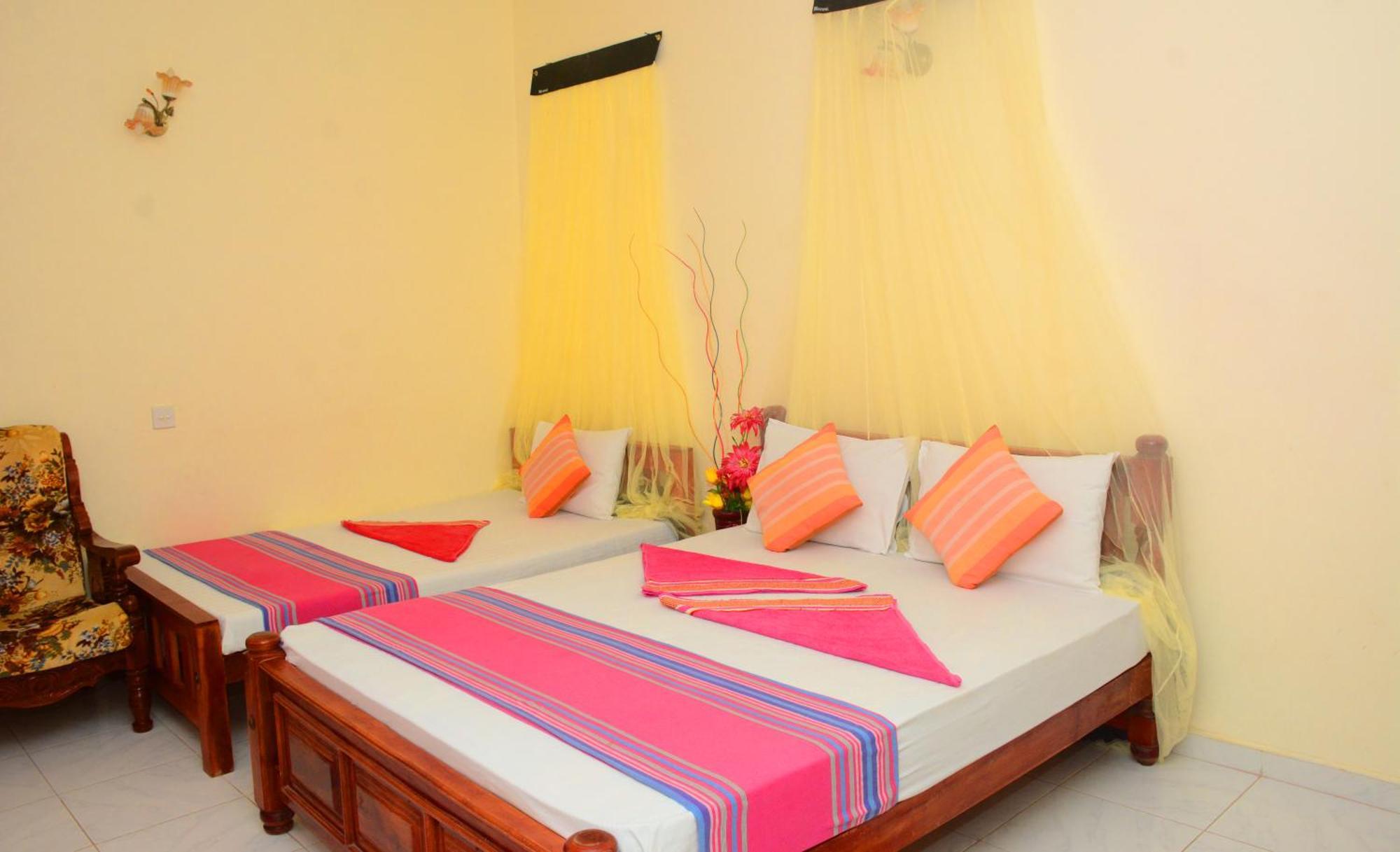 Tissa Rainbow Guest & Yala Hotel Tissamaharama Exterior photo